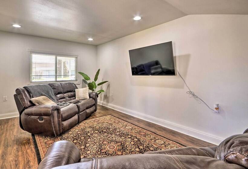 Billings Abode W/ Grill: Walk To Park & Shops