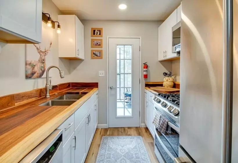 Broadway Cabin W/ Hot Tub: Hike & Ski