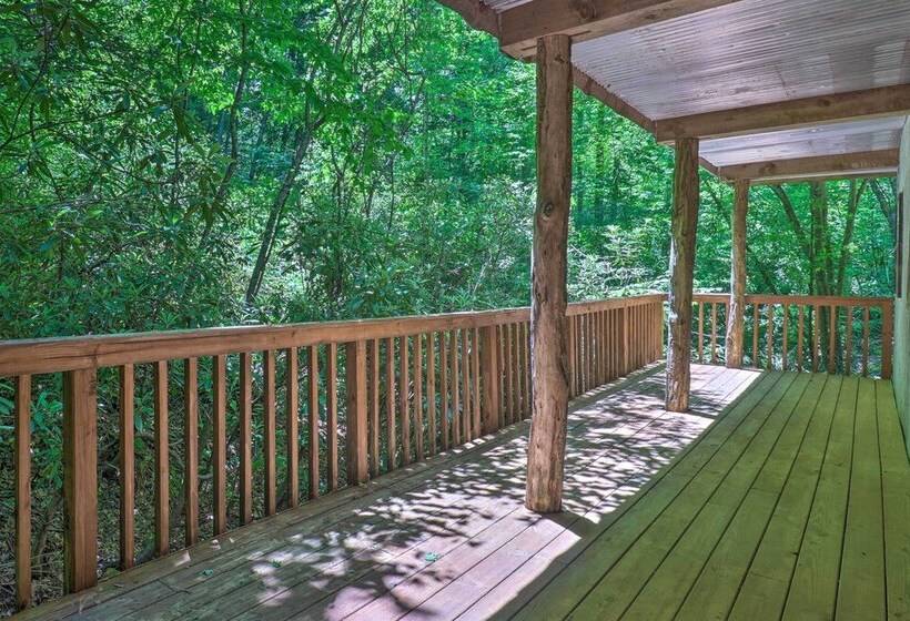 Bryson City Cottage W/ Hot Tub & Waterfall Views!