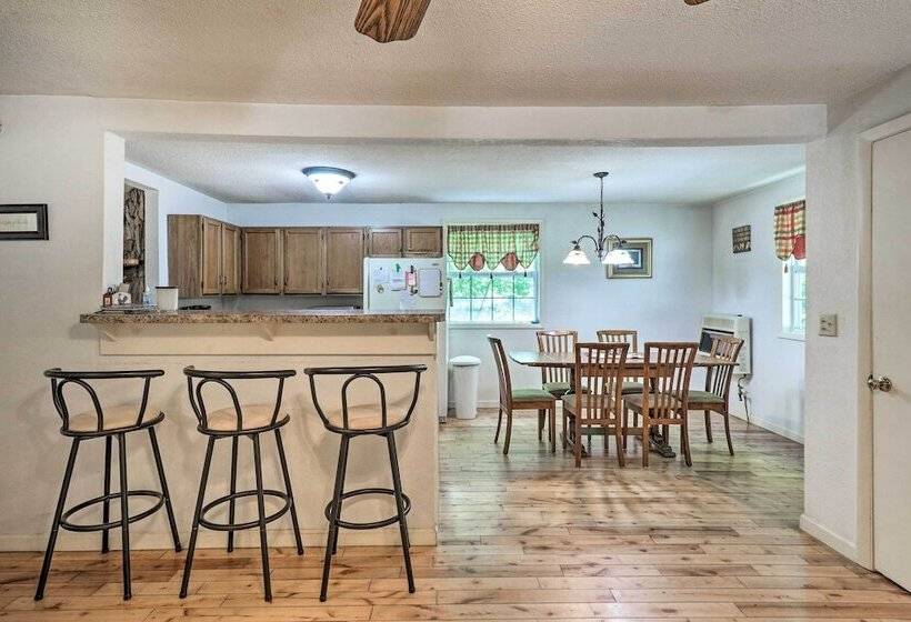 Bryson City Cottage W/ Hot Tub & Waterfall Views!