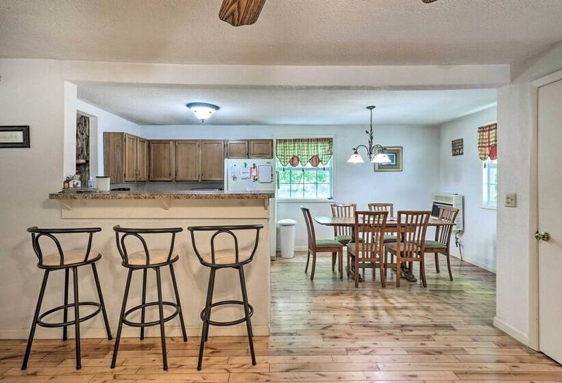 Bryson City Cottage W/ Hot Tub & Waterfall Views!