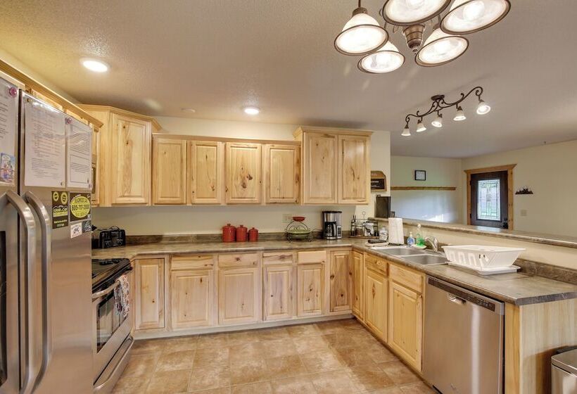 Cabin W/ Hot Tub & Grill < 1 Mi To Skiing!