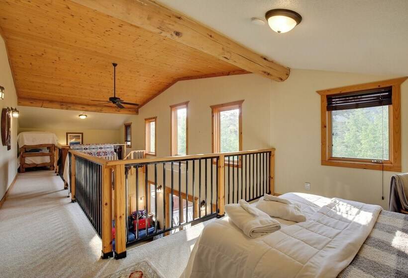 Cabin W/ Hot Tub & Grill < 1 Mi To Skiing!