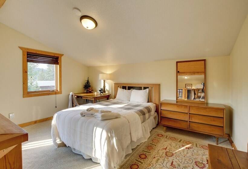 Cabin W/ Hot Tub & Grill < 1 Mi To Skiing!