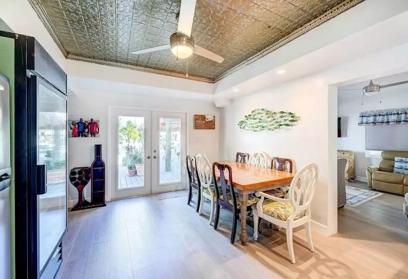 Canal Front Florida Keys Home W/ Dock!