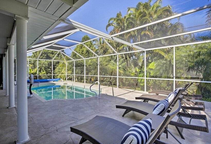 Family Home W/ Patio & Pool Table In Cape Coral!