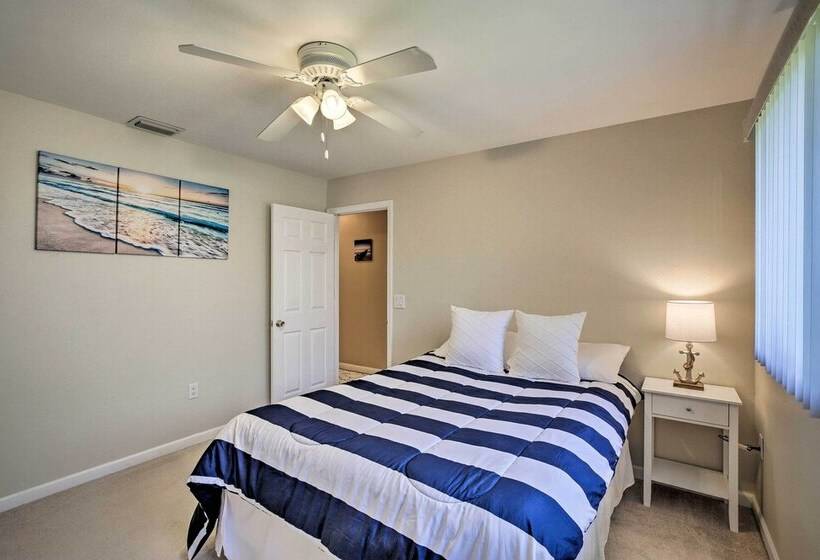 Family Home W/ Patio & Pool Table In Cape Coral!