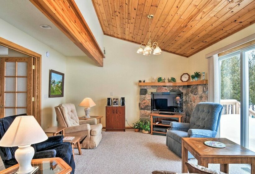 Cedar Cottage, Private Beach On Lake Leelanau