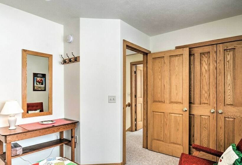 Cedar Cottage, Private Beach On Lake Leelanau