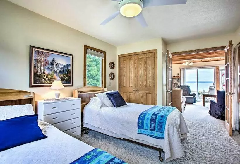 Cedar Cottage, Private Beach On Lake Leelanau