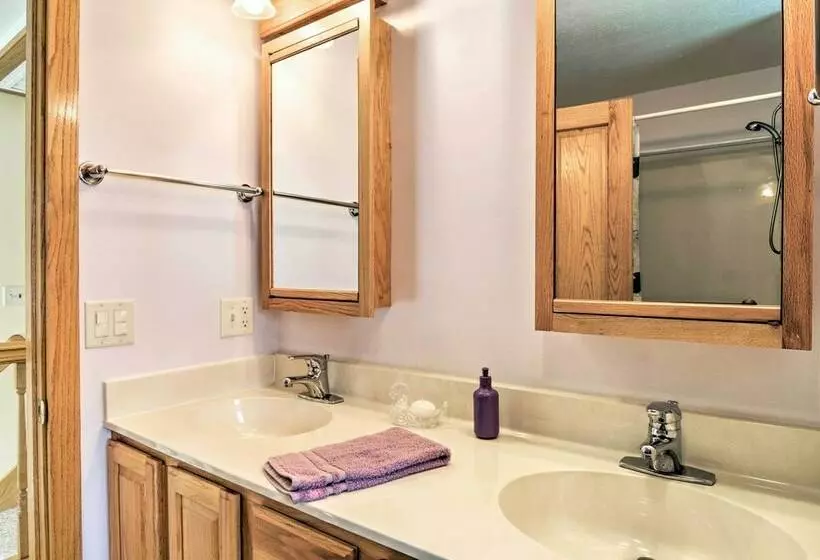 Cedar Cottage, Private Beach On Lake Leelanau