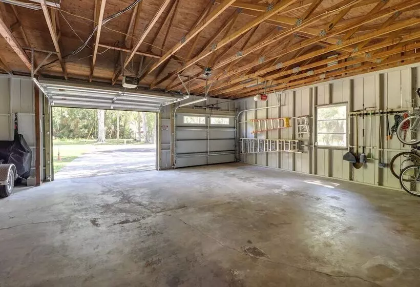 Charming Canalfront Retreat W/ Double Boat Slip!