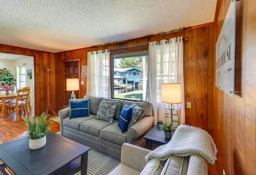 Charming Canalfront Retreat W/ Double Boat Slip!