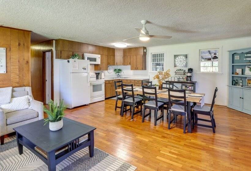 Charming Canalfront Retreat W/ Double Boat Slip!