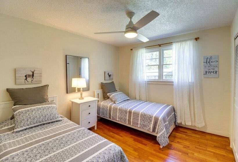 Charming Canalfront Retreat W/ Double Boat Slip!