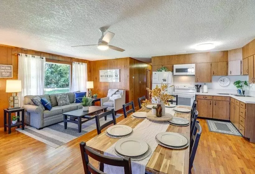 Charming Canalfront Retreat W/ Double Boat Slip!