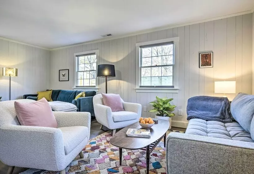 Charming Carrboro Home   Walk To Downtown!