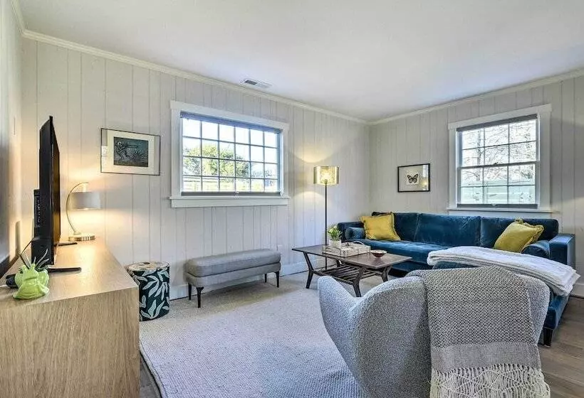 Charming Carrboro Home   Walk To Downtown!