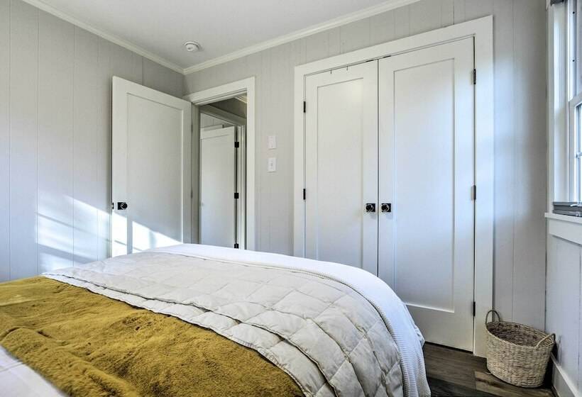 Charming Carrboro Home Walk To Downtown!