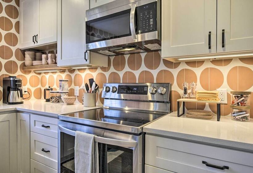 Charming Carrboro Home Walk To Downtown!