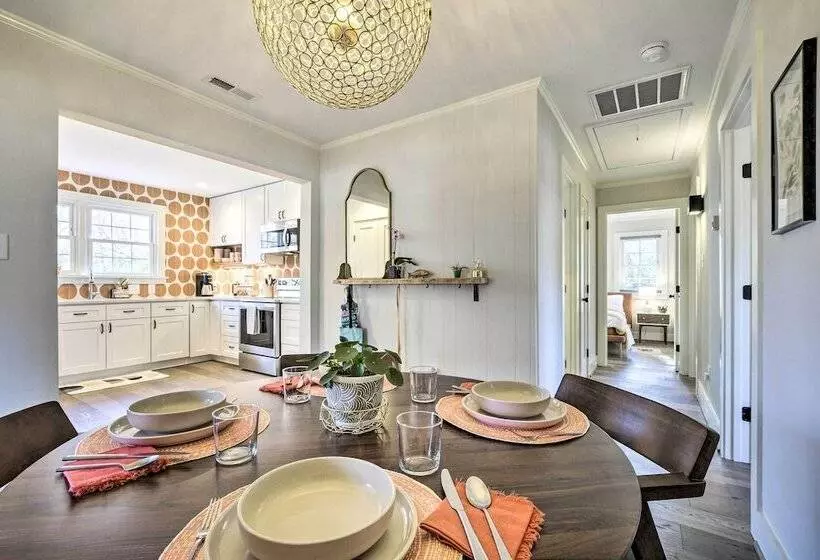 Charming Carrboro Home   Walk To Downtown!