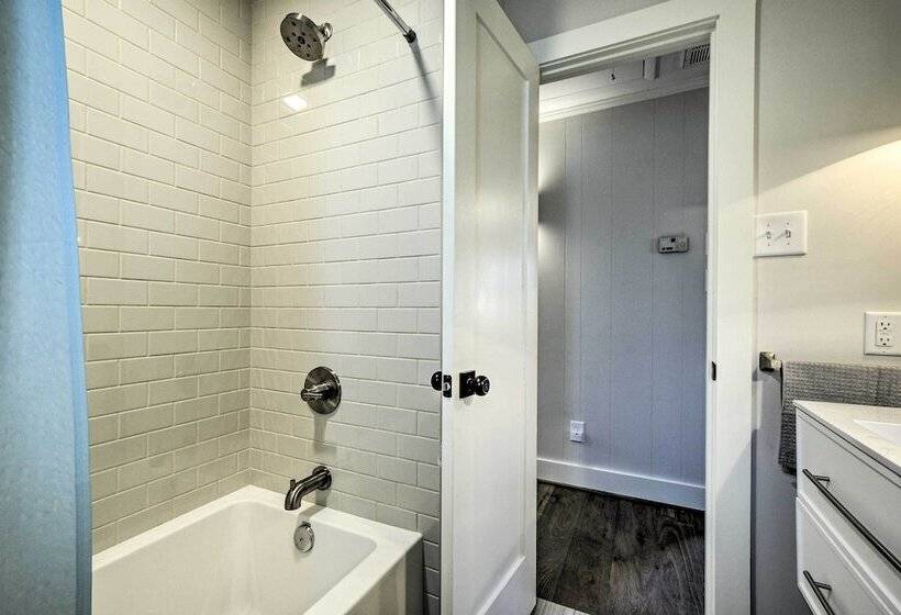 Charming Carrboro Home Walk To Downtown!