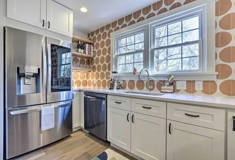 Charming Carrboro Home   Walk To Downtown!