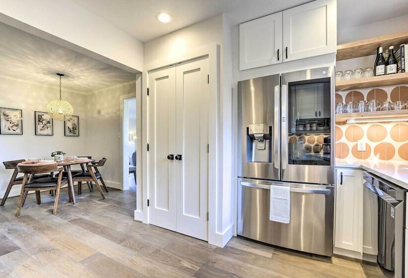 Charming Carrboro Home Walk To Downtown!