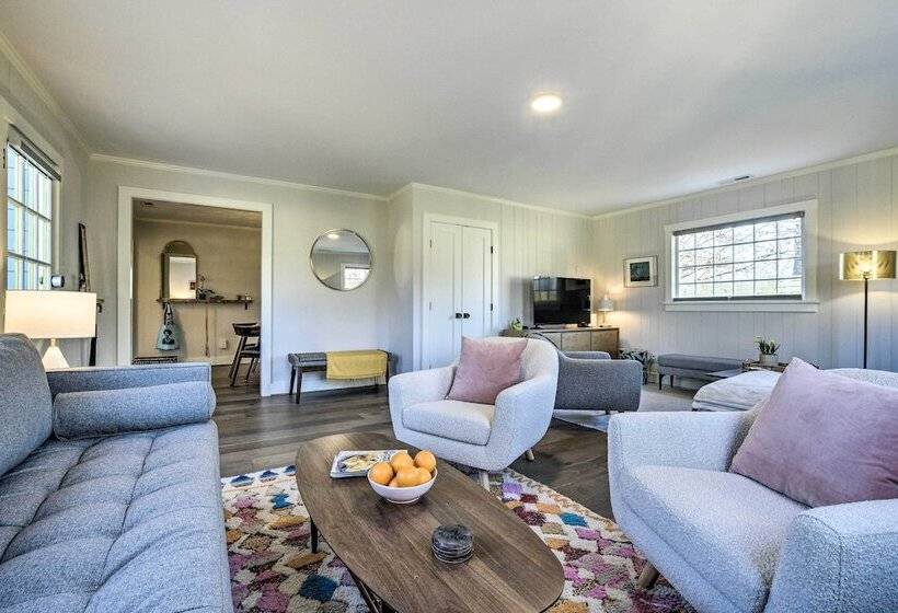 Charming Carrboro Home Walk To Downtown!