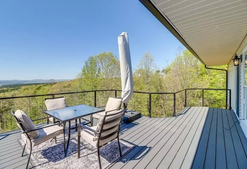 Charming Edgemont Home W/ Deck & Lake Views!