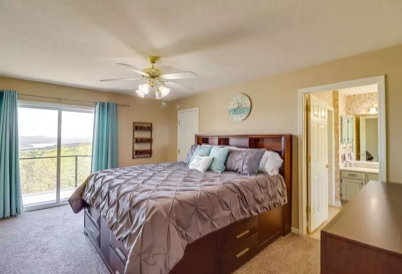 Charming Edgemont Home W/ Deck & Lake Views!