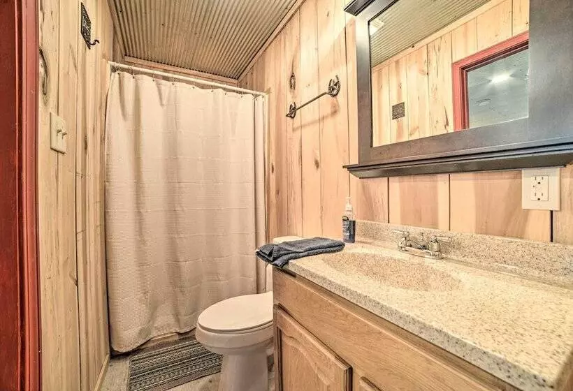 Charming New Concord Cabin On 50 Acre Farm!