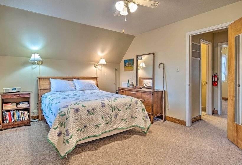 Riverside Cabin W/ 3 Decks In North Vernon!