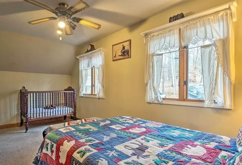 Riverside Cabin W/ 3 Decks In North Vernon!