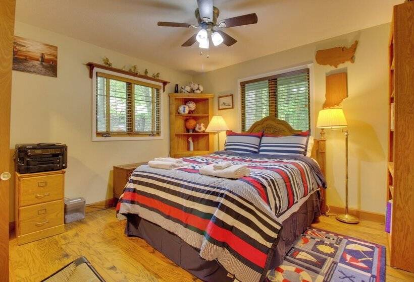 Riverside Cabin W/ 3 Decks In North Vernon!