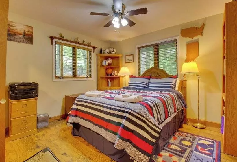 Riverside Cabin W/ 3 Decks In North Vernon!