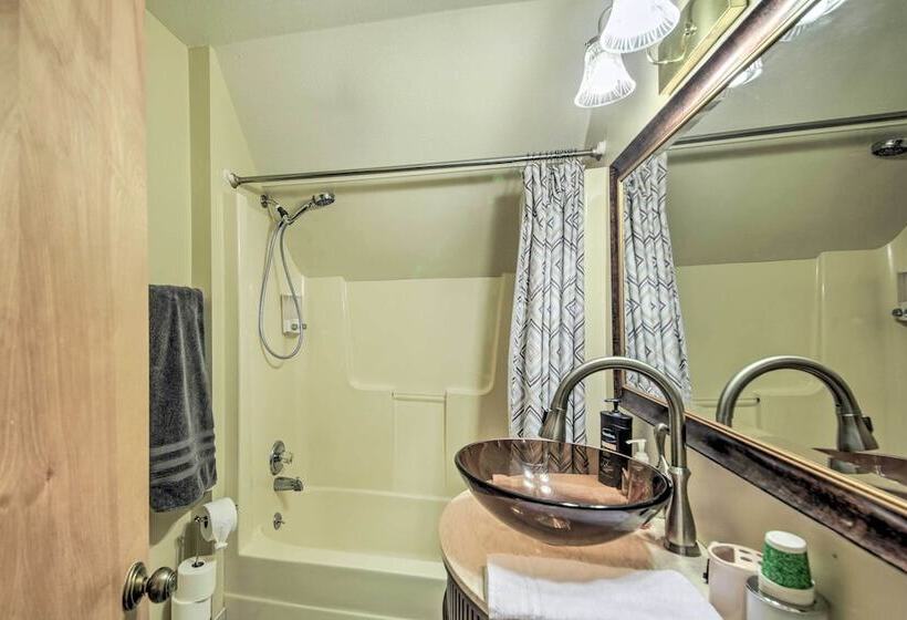 Riverside Cabin W/ 3 Decks In North Vernon!