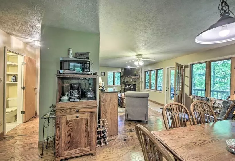 Riverside Cabin W/ 3 Decks In North Vernon!