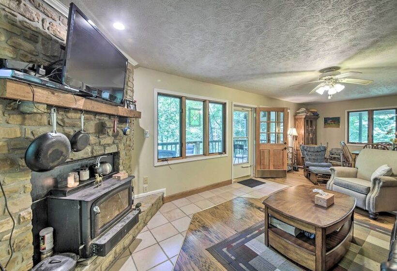 Riverside Cabin W/ 3 Decks In North Vernon!