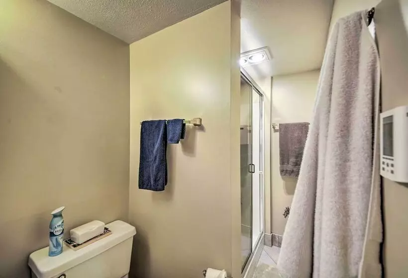 Riverside Cabin W/ 3 Decks In North Vernon!