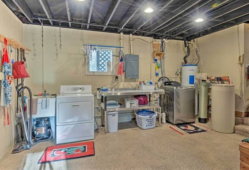 Riverside Cabin W/ 3 Decks In North Vernon!