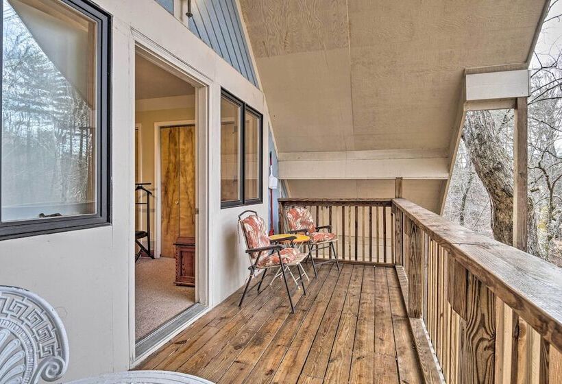 Riverside Cabin W/ 3 Decks In North Vernon!