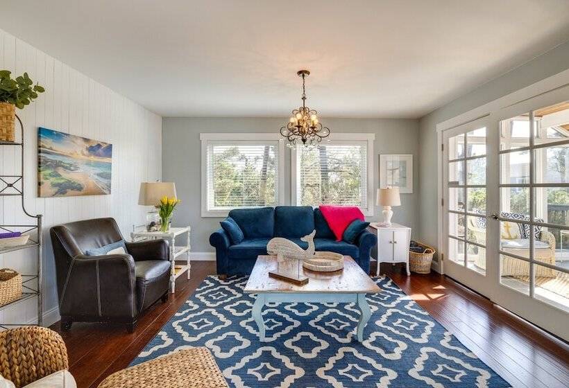 Coastal Tillamook Vacation Rental: Ocean Views!