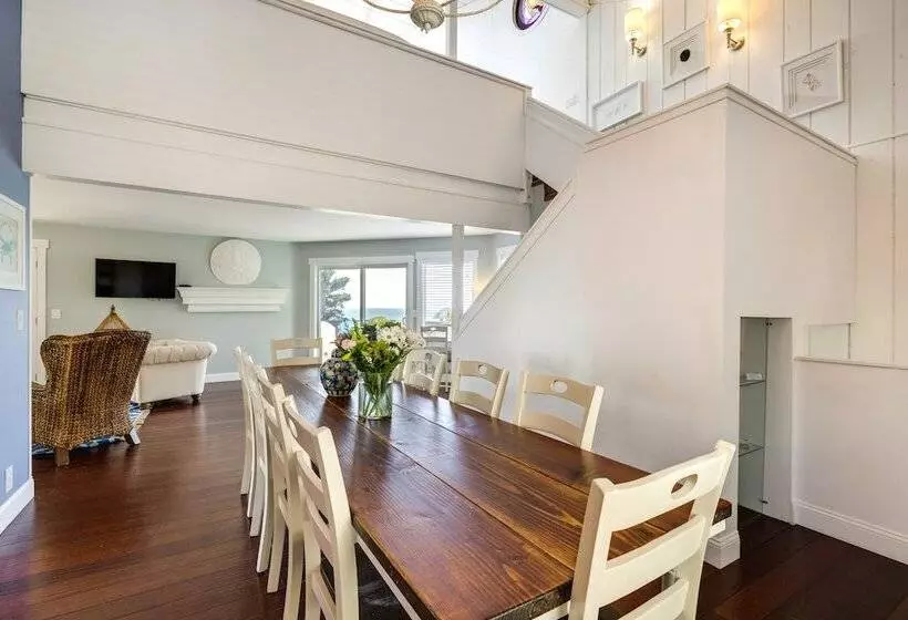 Coastal Tillamook Vacation Rental: Ocean Views!