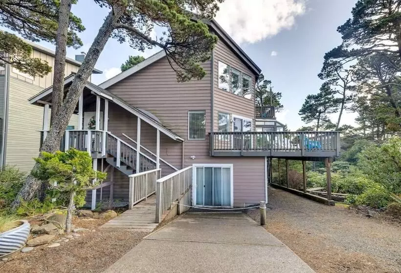 Coastal Tillamook Vacation Rental: Ocean Views!