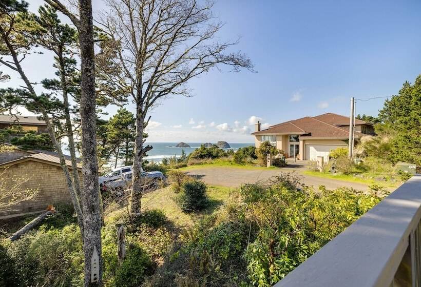 Coastal Tillamook Vacation Rental: Ocean Views!