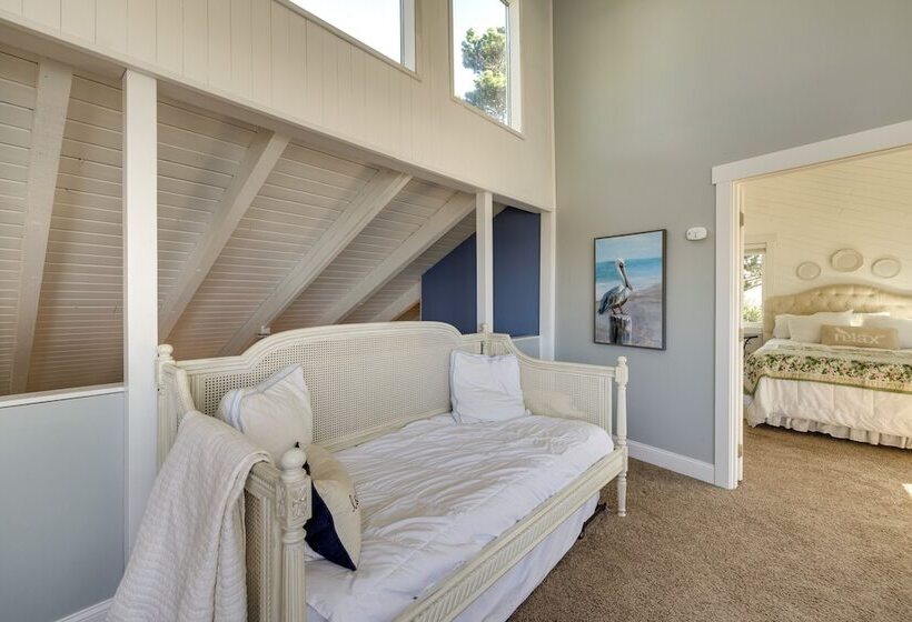 Coastal Tillamook Vacation Rental: Ocean Views!