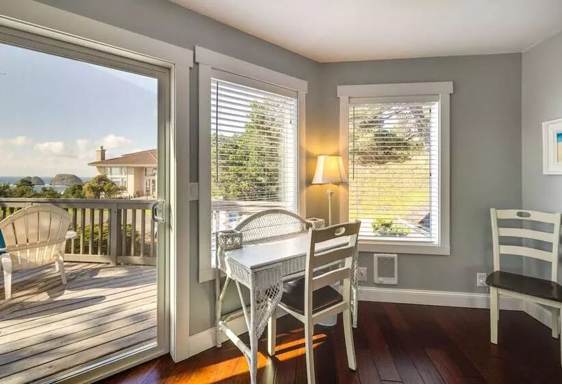 Coastal Tillamook Vacation Rental: Ocean Views!