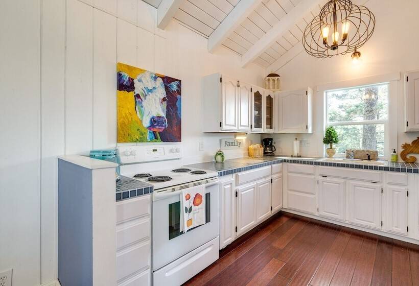 Coastal Tillamook Vacation Rental: Ocean Views!