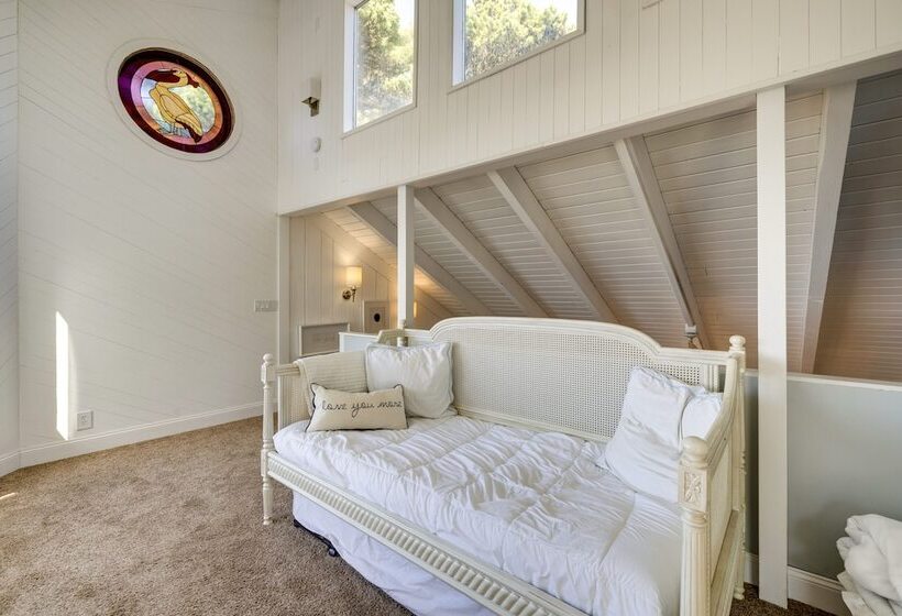 Coastal Tillamook Vacation Rental: Ocean Views!